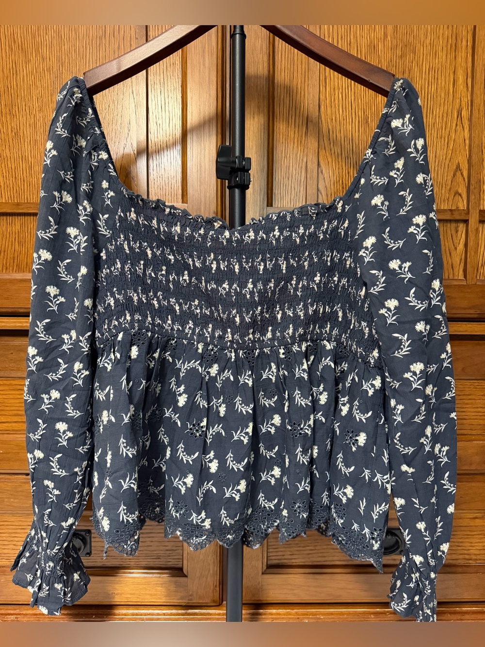 NWT American Eagle Outfitters Floral Smocked Square Neck Crop Top Eyelet Hem - Picture 10 of 11